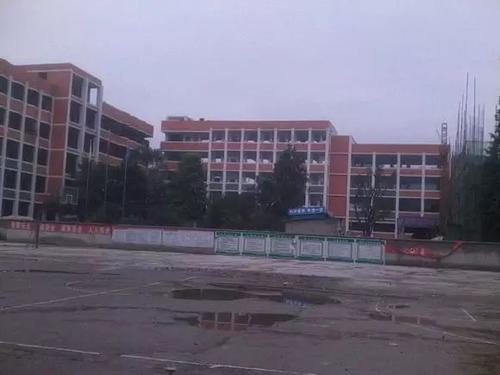 四川省長(zhǎng)寧縣雙河中學(xué)校校園風(fēng)采