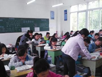 巴中市巴州區(qū)奇章中學校校園風采