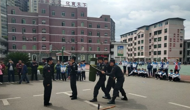 宣漢縣南壩中學開展應急反恐培訓