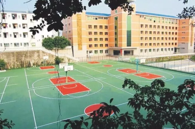 渠縣中學地理位置在哪兒？