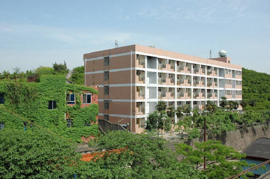 蒲江中學(xué)住校生周末如何管理？