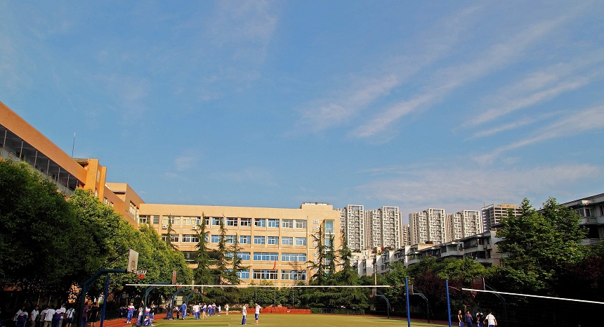 成都大學(xué)附屬中學(xué)的招生電話是多少？
