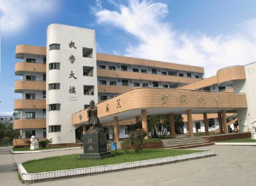 西南交通大學附屬中學學校環(huán)境好不好？