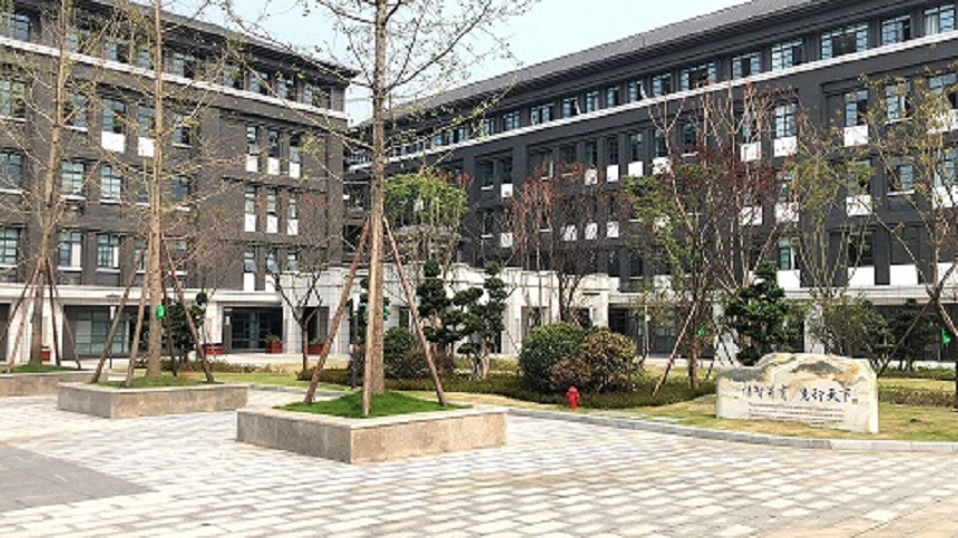 成都第二十中學(xué)校園環(huán)境好不好、怎么樣？