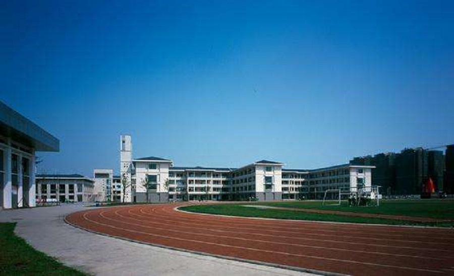 都江堰外國語實驗學校校園環(huán)境怎么樣？