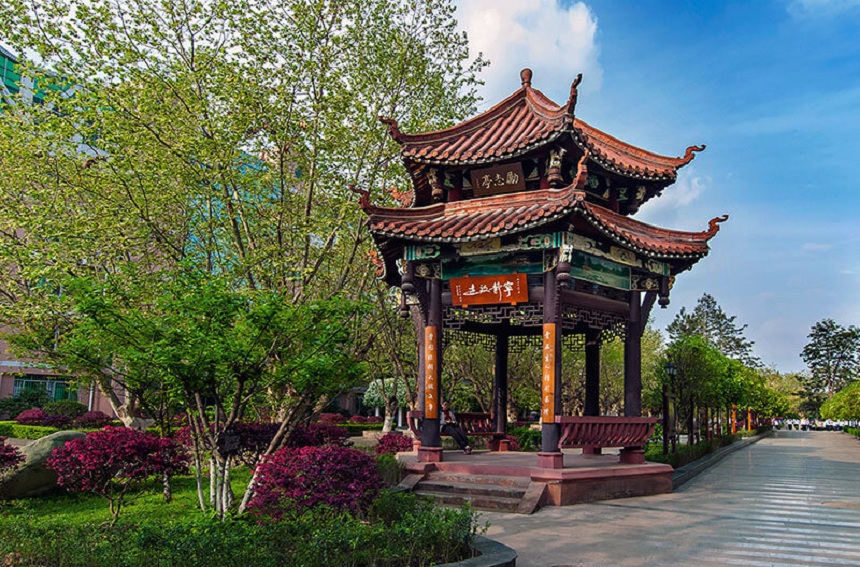 中和中學環(huán)境好不好？