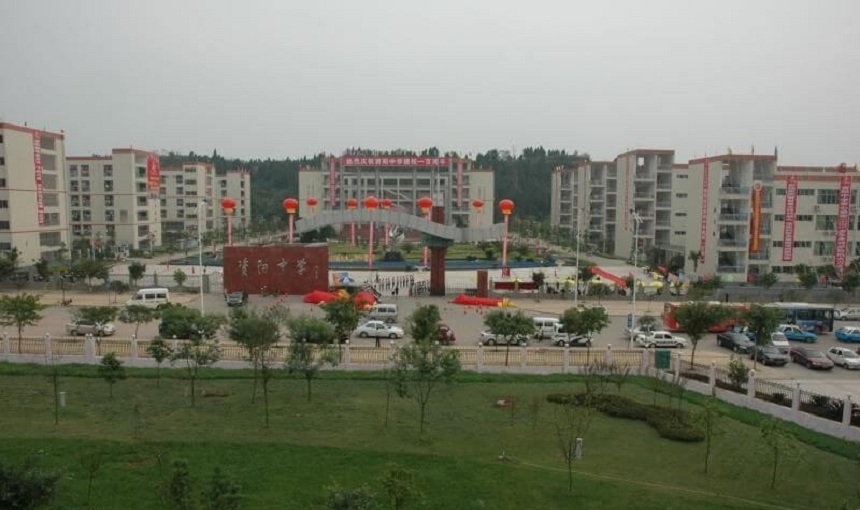 資陽中學(xué)環(huán)境好不好？