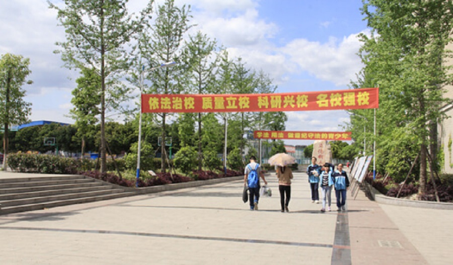 綿陽普明中學地址在哪里？