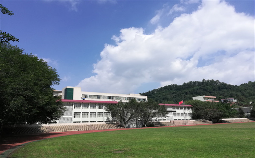 五通橋中學(xué)校園環(huán)境怎么樣？