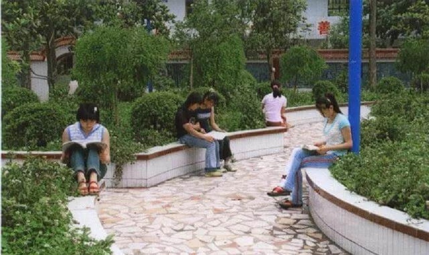 倉(cāng)山中學(xué)怎么樣，這個(gè)學(xué)校好不好？