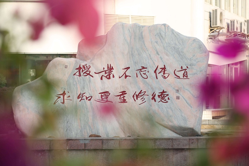 東汽八一中學近幾年升學率情況怎么樣？