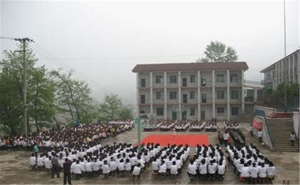 萬源市第二中學(xué)環(huán)境怎么樣、好嘛？