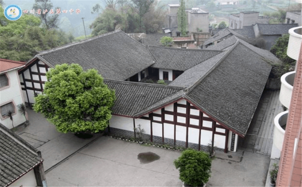 四川省瀘縣第四中學(xué)是公辦學(xué)校嗎？