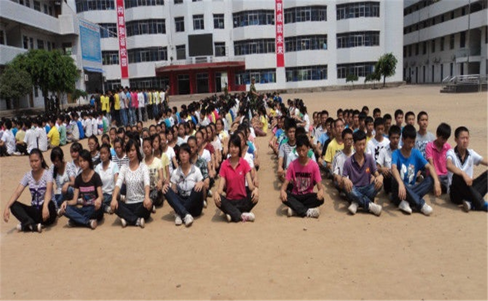 涪陽中學學校詳細地址在什么地方？