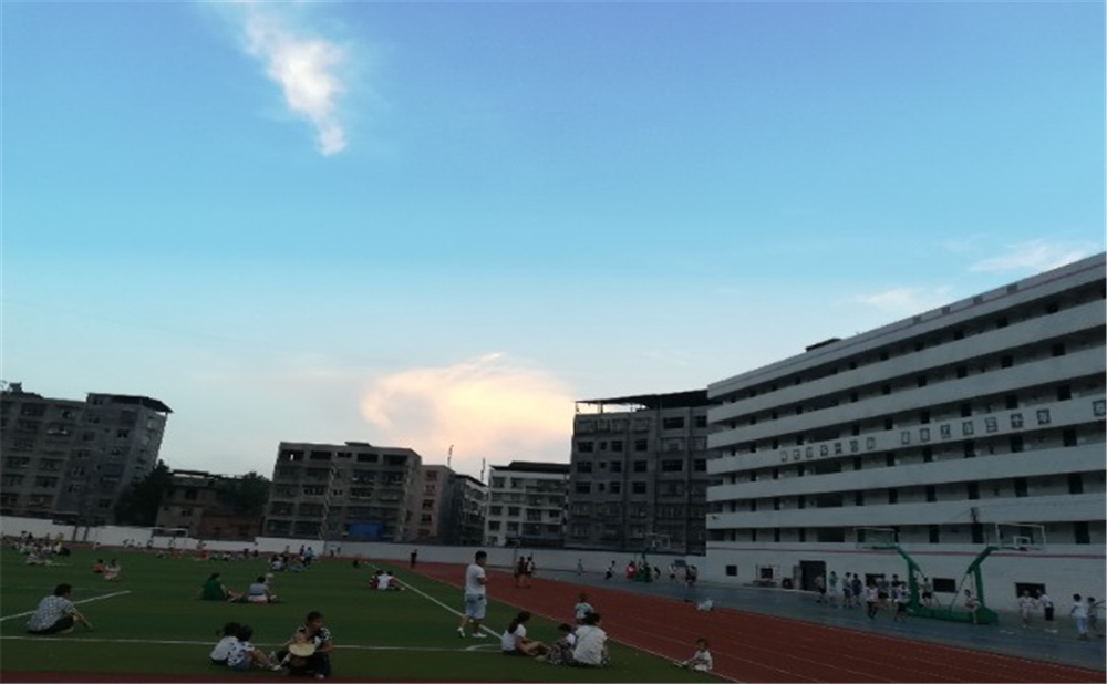 鐵佛中學(xué)學(xué)校詳細(xì)地址在什么地方？