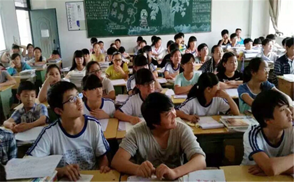 巴中四中學校招辦電話是多少？