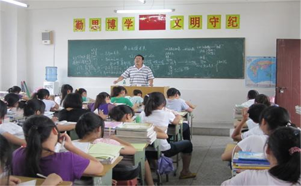 奇章中學(xué)學(xué)校環(huán)境如何？