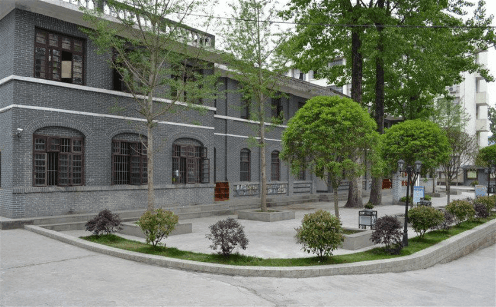 閬中市柏埡中學(xué)學(xué)校環(huán)境怎么樣？