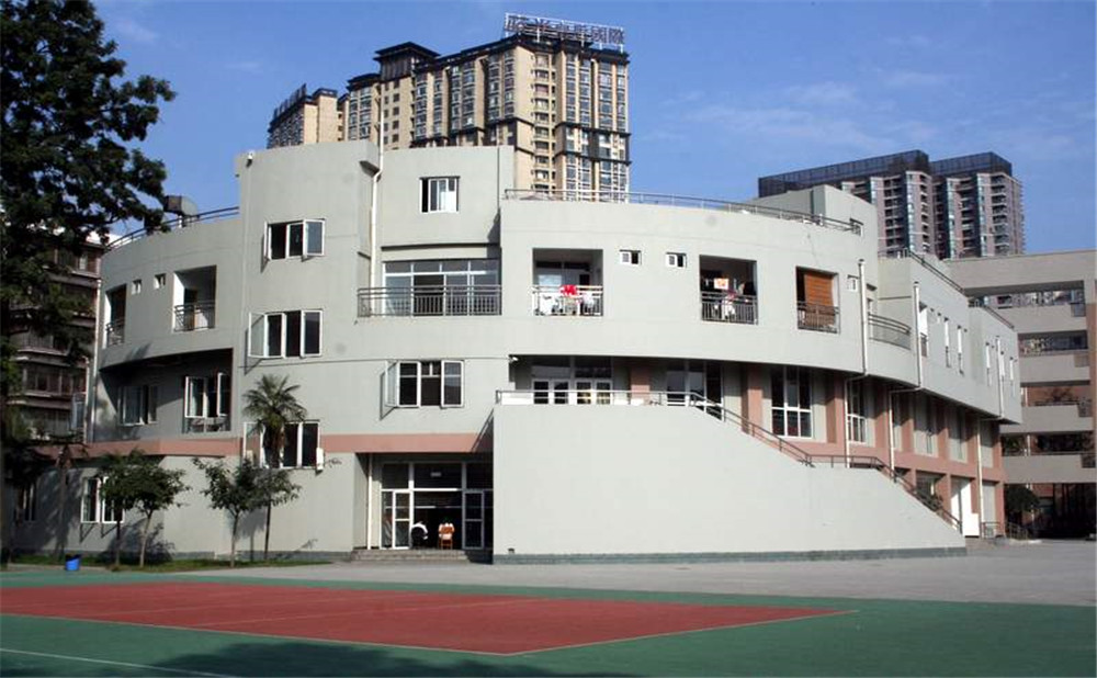 成都市鹽道街中學(xué)的老師怎么樣？