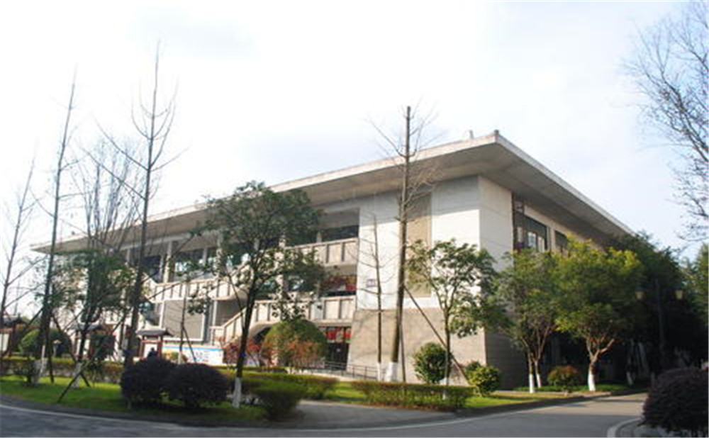 成都石室中學的高中住宿怎么樣？