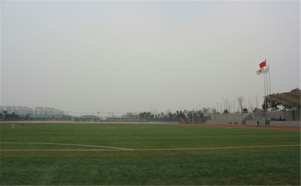 成都七中萬達(dá)學(xué)校的高中住宿怎么樣？