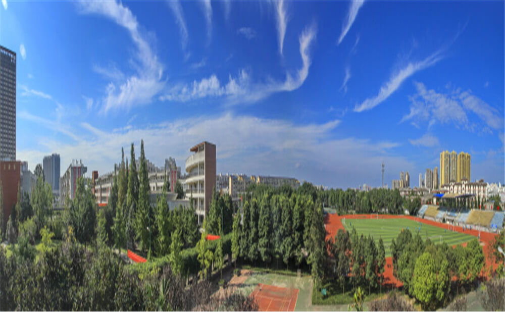 成都市龍泉中學的高中住宿怎么樣？