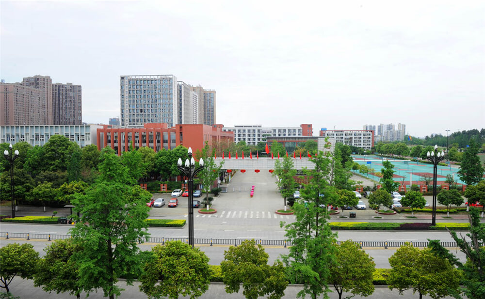 香城中學(xué)的高中住宿怎么樣？