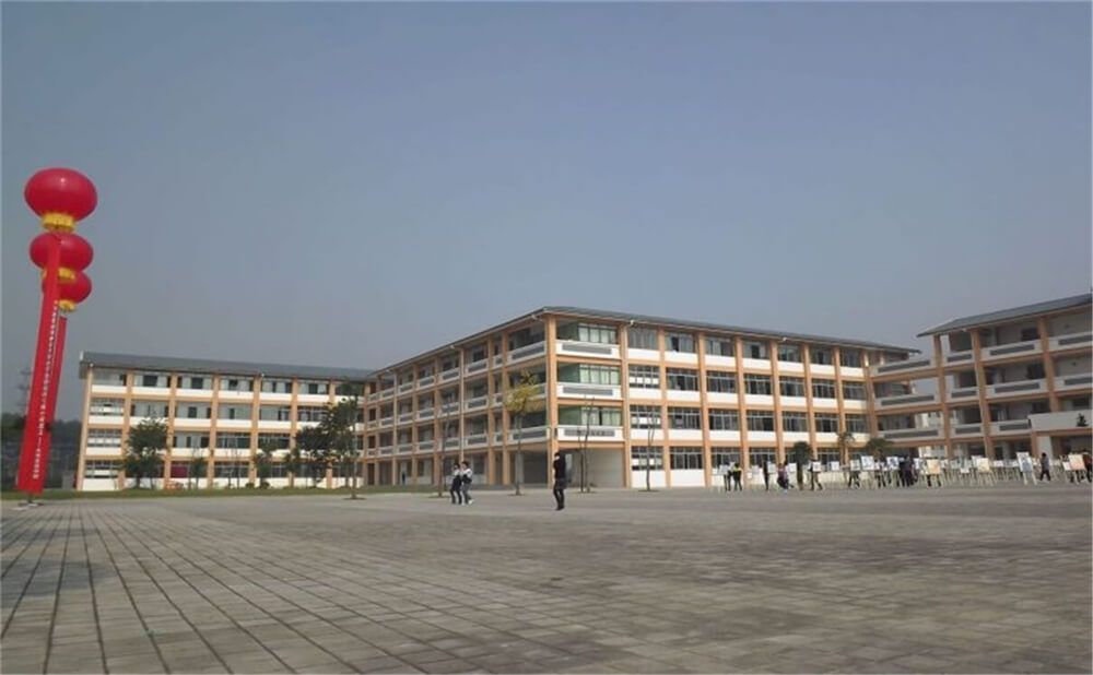 城廂中學(xué)高中一年的學(xué)費(fèi)多少錢？