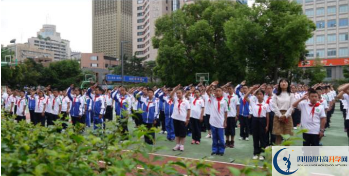成都市第十七中學(xué)的實(shí)驗(yàn)班怎么樣？
