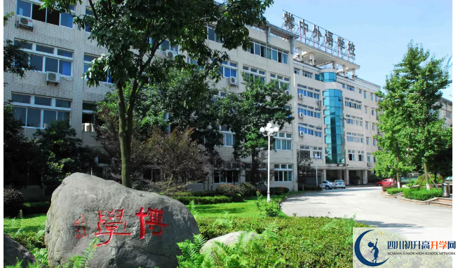 成都棠湖外國(guó)語學(xué)校是所怎么樣的學(xué)校？