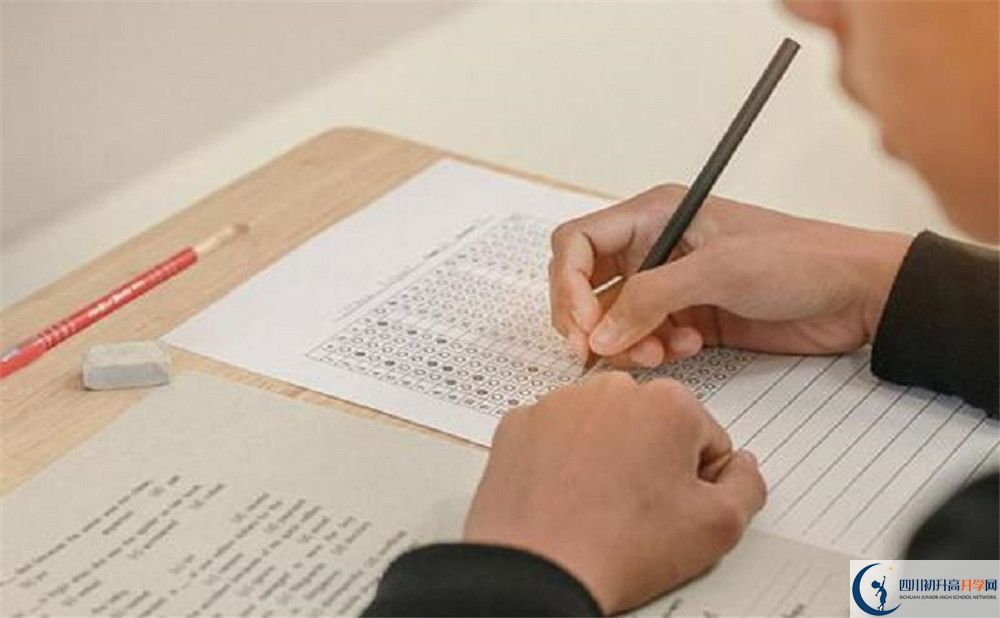 成都石室外國語學(xué)校是怎么樣的學(xué)校？