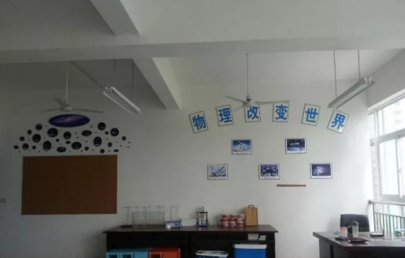 中考成都市泡桐樹中學(xué)的招生分數(shù)線是多少？