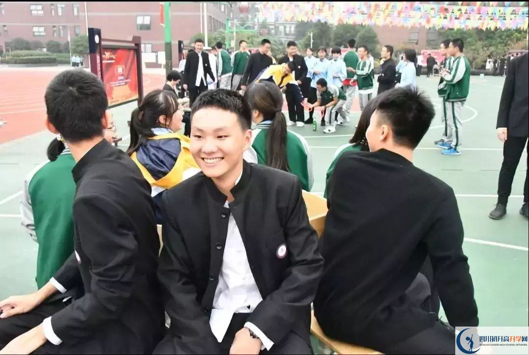 成都外國(guó)語(yǔ)學(xué)校的老師好不好？
