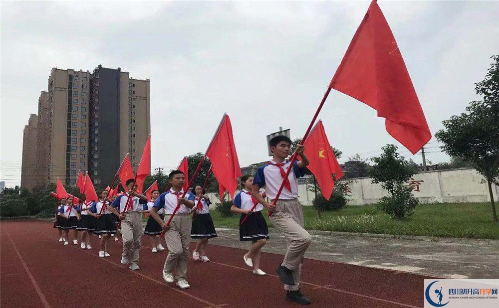 濛陽中學一年的學費是多少？