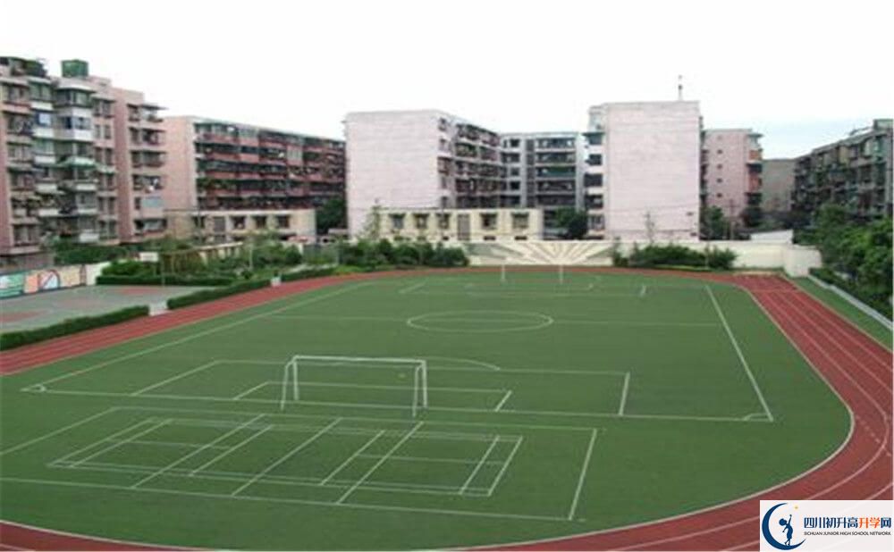 成都列五中學(xué)一學(xué)期的學(xué)費是多少錢？