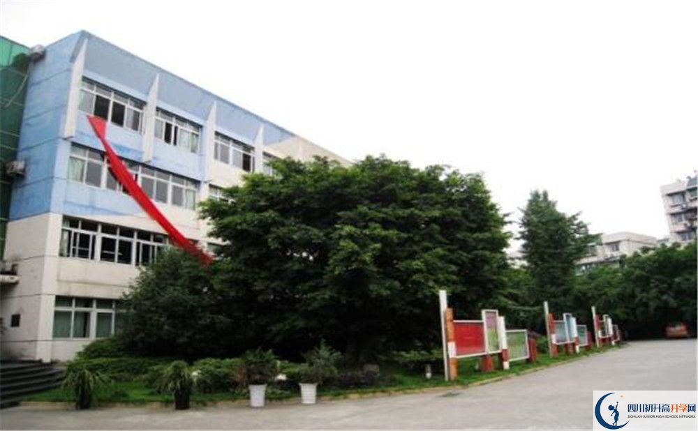 四川師范大學(xué)實(shí)驗(yàn)外國(guó)語(yǔ)學(xué)校的高中住宿好不好？