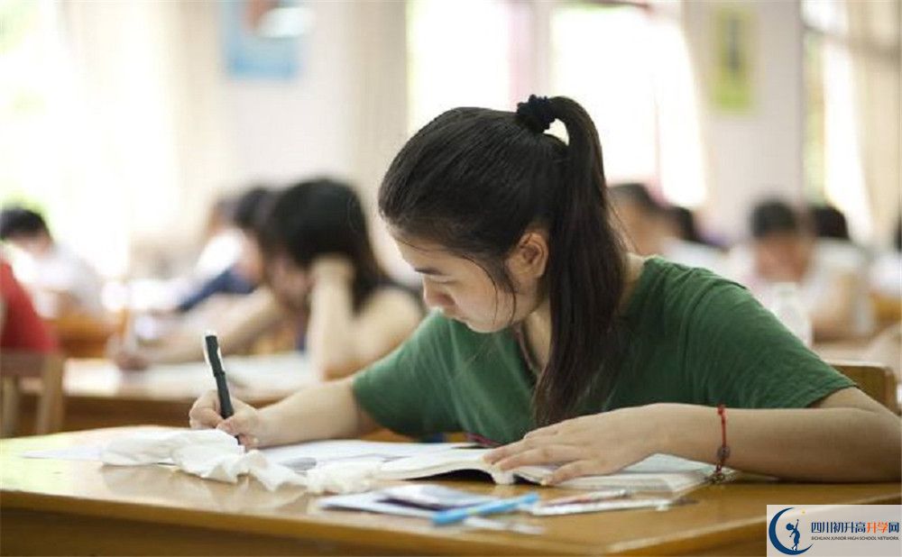 上仁壽華達(dá)高中的分?jǐn)?shù)線是多少？