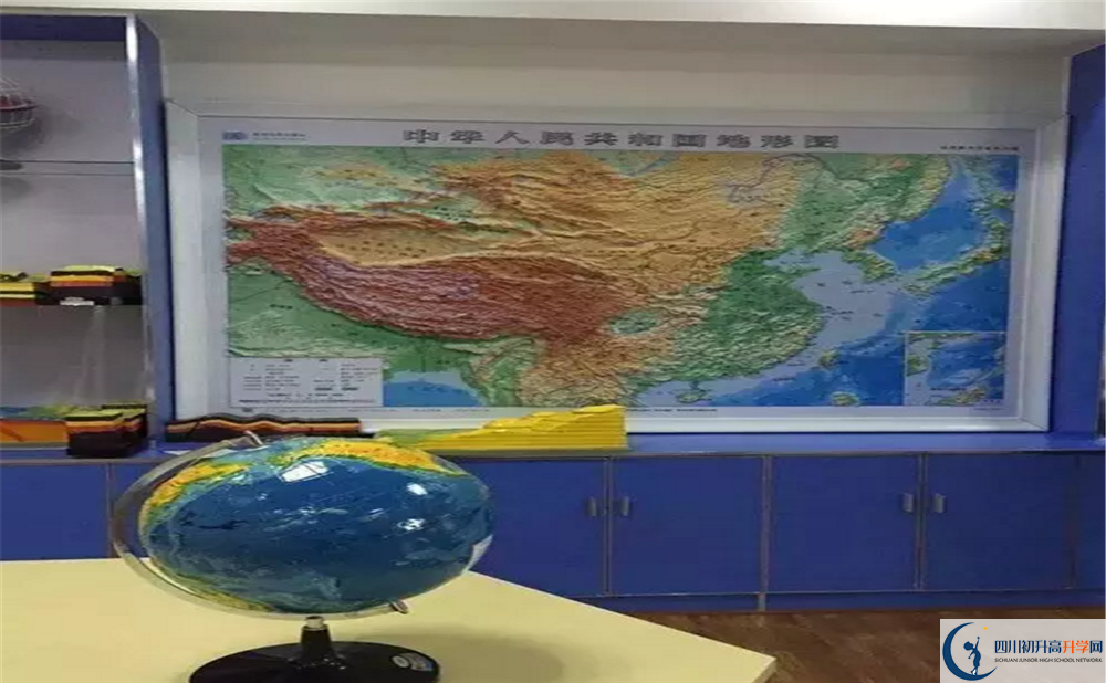 成都三十七中的高中住宿好不好？