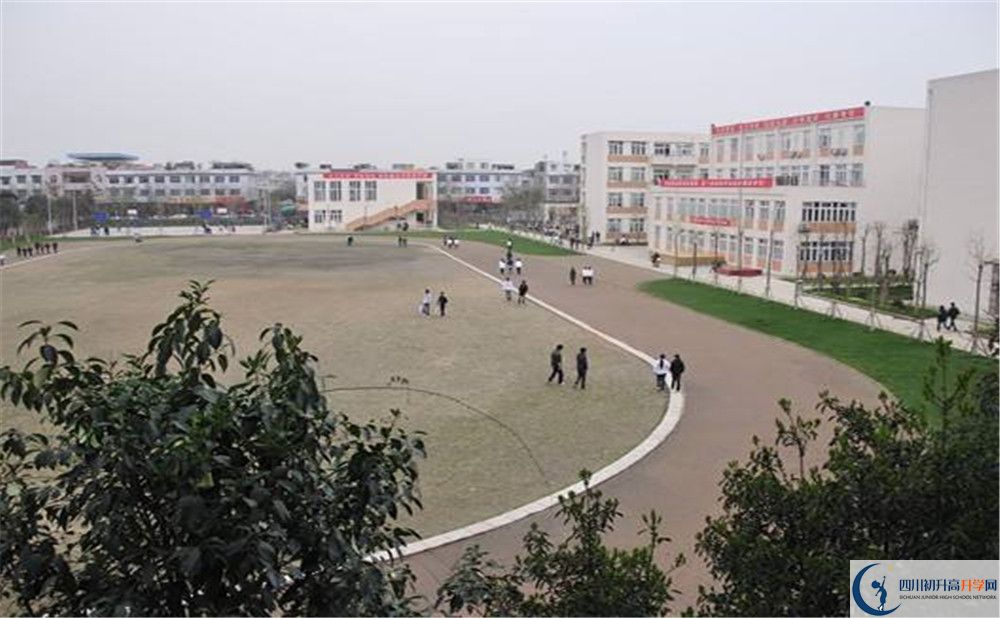 蜀城中學(xué)的高中住宿好不好？