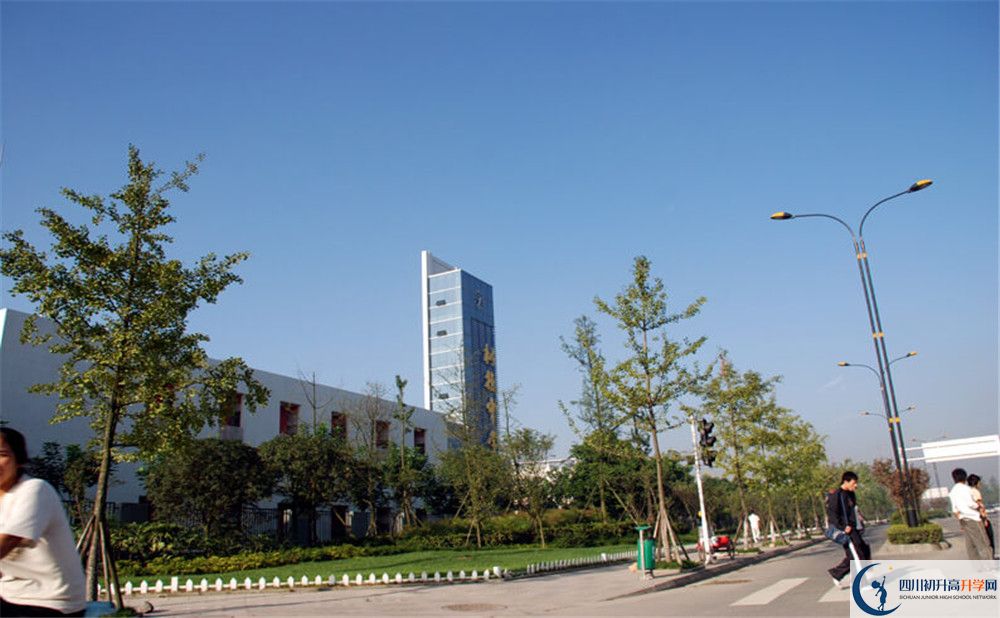 成都樹德中學中高中歷年來的分數(shù)線是多少？
