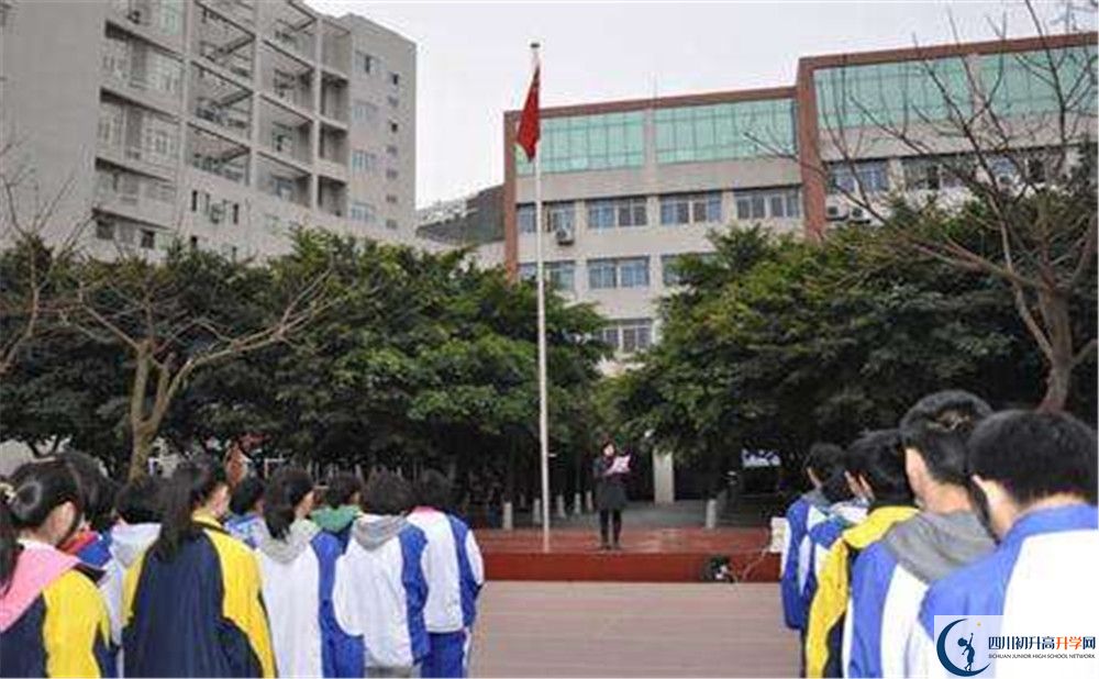 成都高新實驗中學高中歷年來的分數(shù)線是多少？