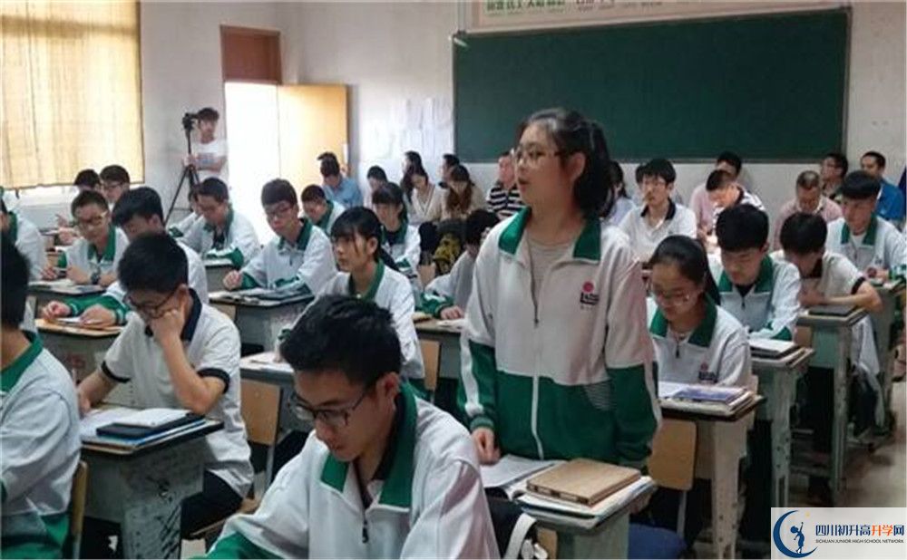 溫江二中的分數(shù)線大概是多少？