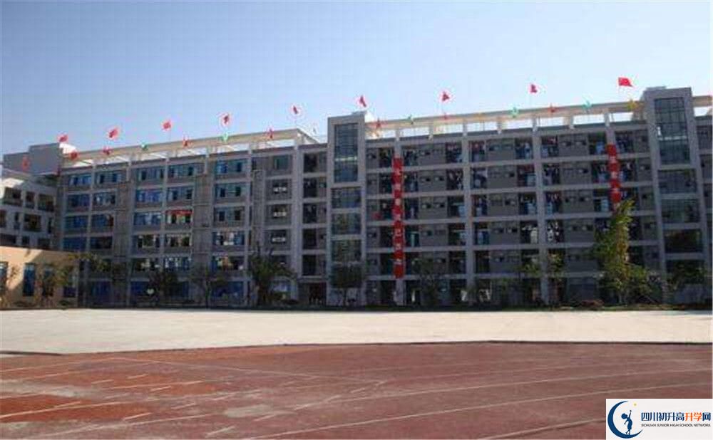 成都十二中（四川大學(xué)附屬中學(xué)）的分?jǐn)?shù)線大概是多少分？