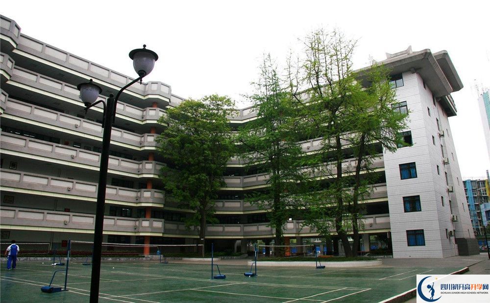 石室天府中學的學校地址在哪里？