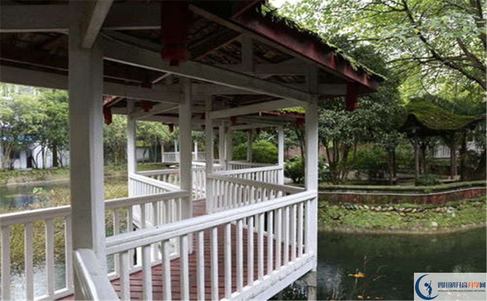 光亞學(xué)校住宿費用是多少？