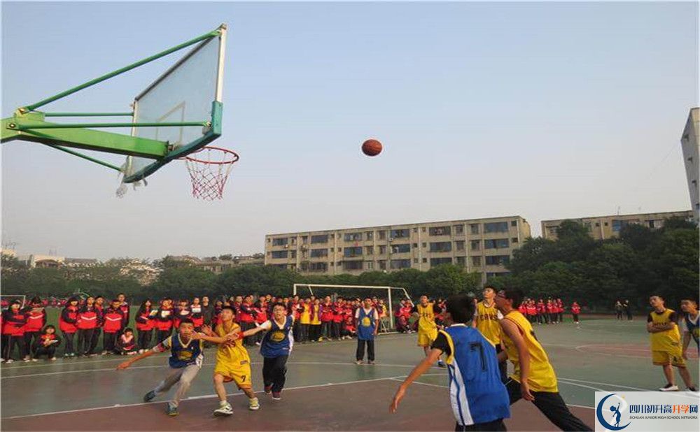 洛帶中學(xué)高一多久放一次假？