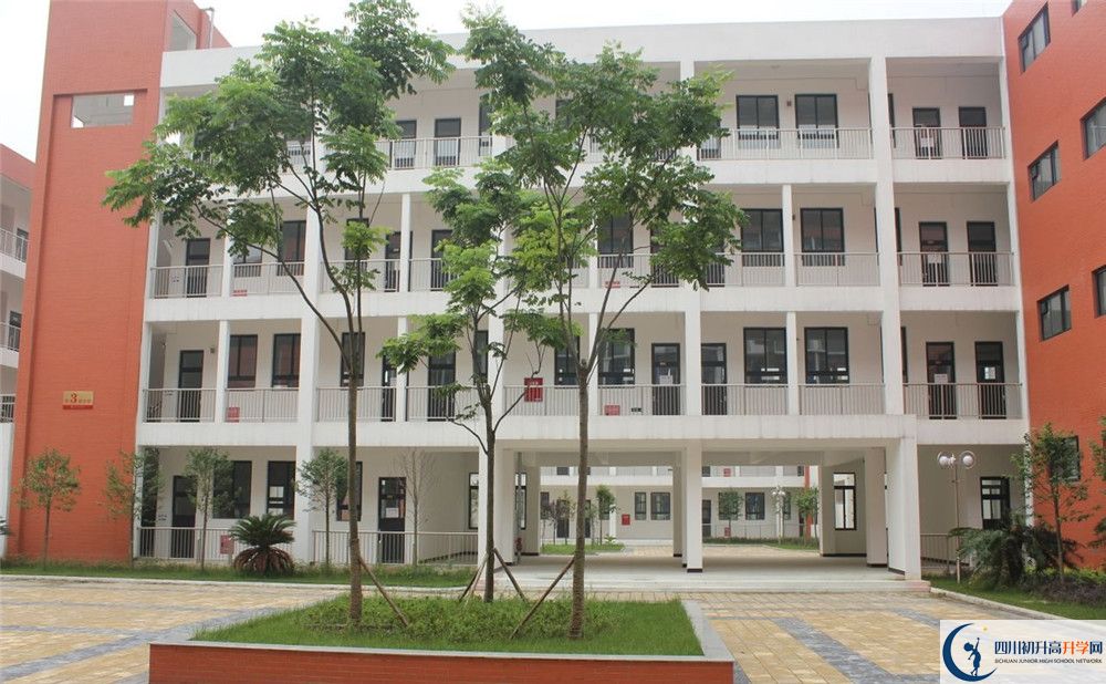 金堂中學(xué)住宿費(fèi)用是多少？