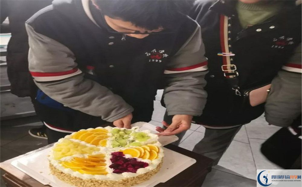 成都新津?yàn)槊鲗W(xué)校高中部地址在哪？