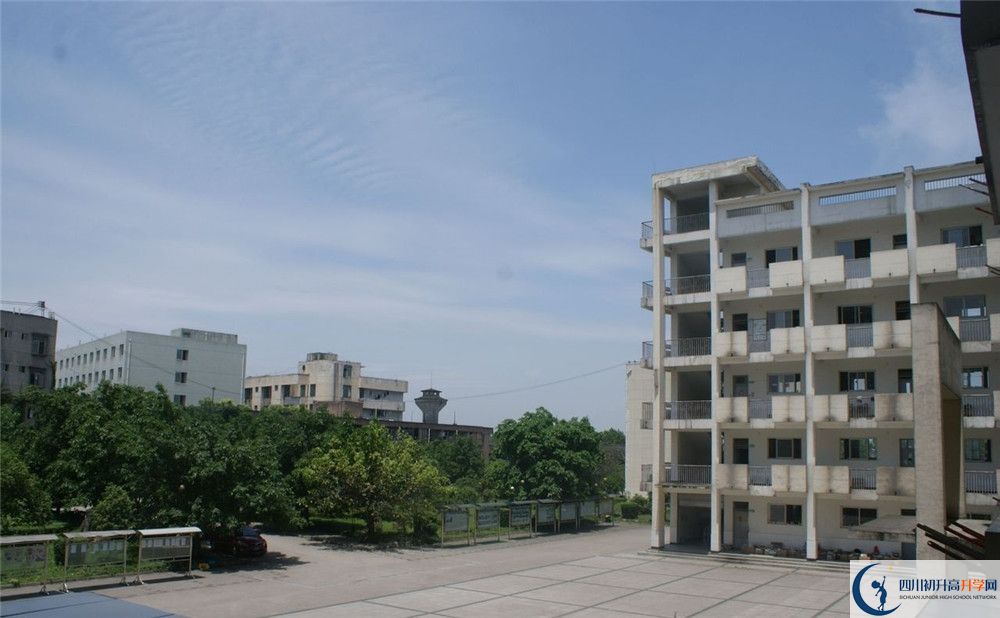 高埂中學(xué)平行班與實(shí)驗(yàn)班差多少？