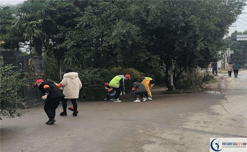 養(yǎng)馬中學位置在哪里？